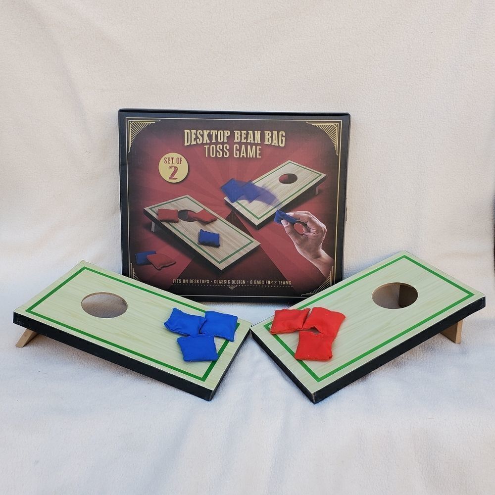 Desktop bean bag toss game